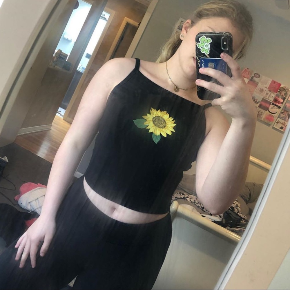Size M UO halter crop top with sunflower